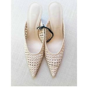✨ NWT! Zara Pointed Toe Slip On Mule heels!